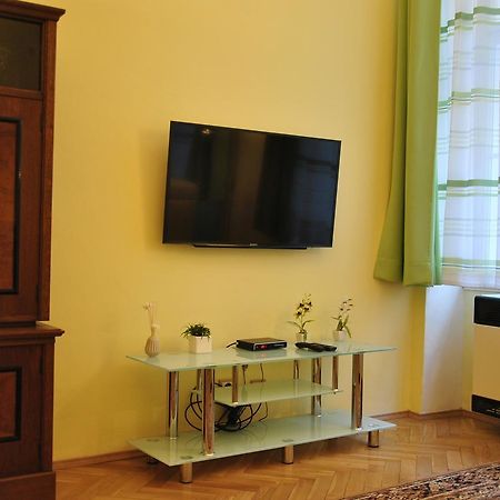 Vertigo Apartment Прага Екстериор снимка