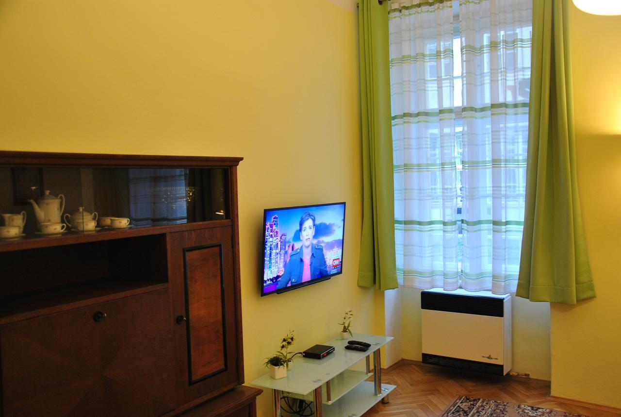 Vertigo Apartment Прага Екстериор снимка