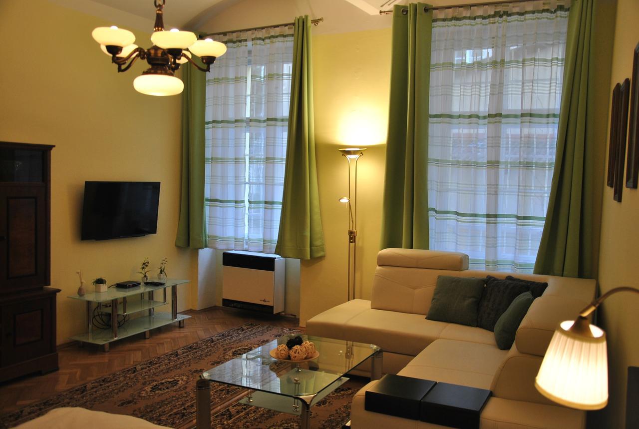Vertigo Apartment Прага Екстериор снимка