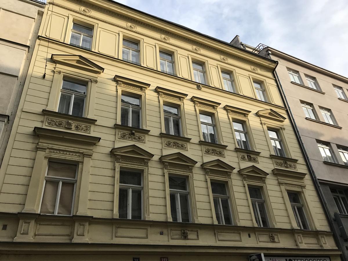 Vertigo Apartment Прага Екстериор снимка