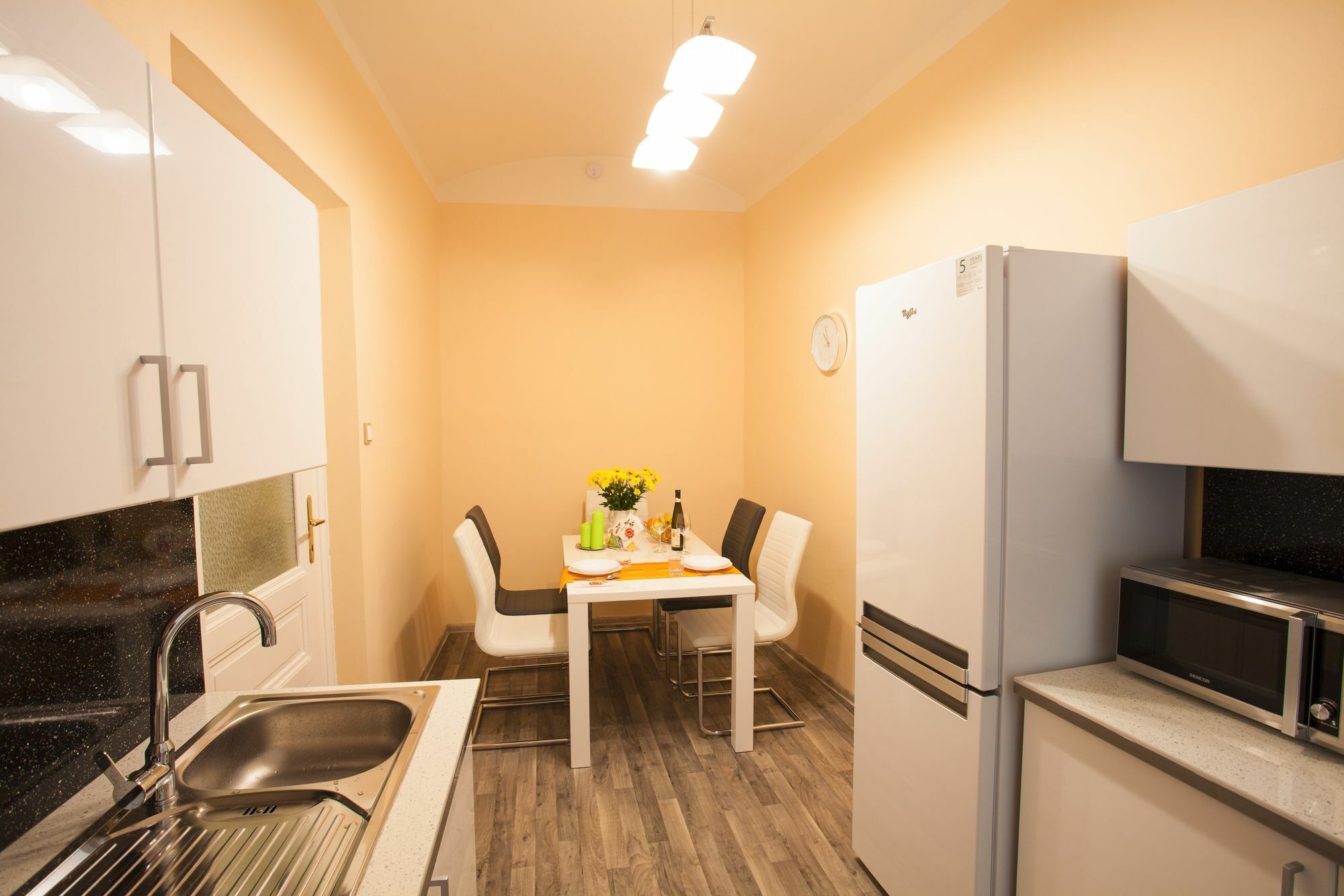 Vertigo Apartment Прага Екстериор снимка